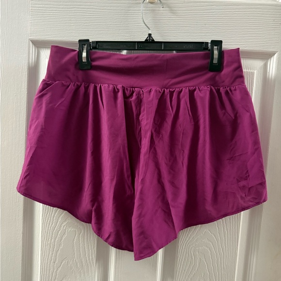 🆕 Fabletics Sun Chaser Shorts 3” Berry With Built In Biker Shorts XL - Picture 4 of 12
